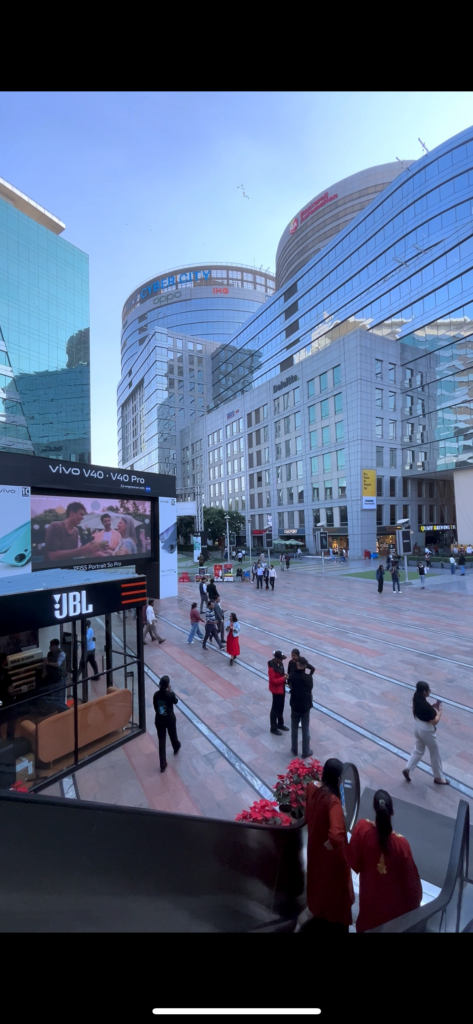 Why Is Cyber Hub Gurgaon Famous ?